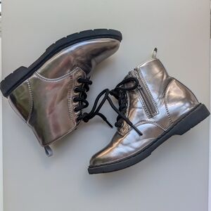 Girls Preschool Toddler Zipper Lug Sole Boots, Champagne Silver Metallic, Size 9